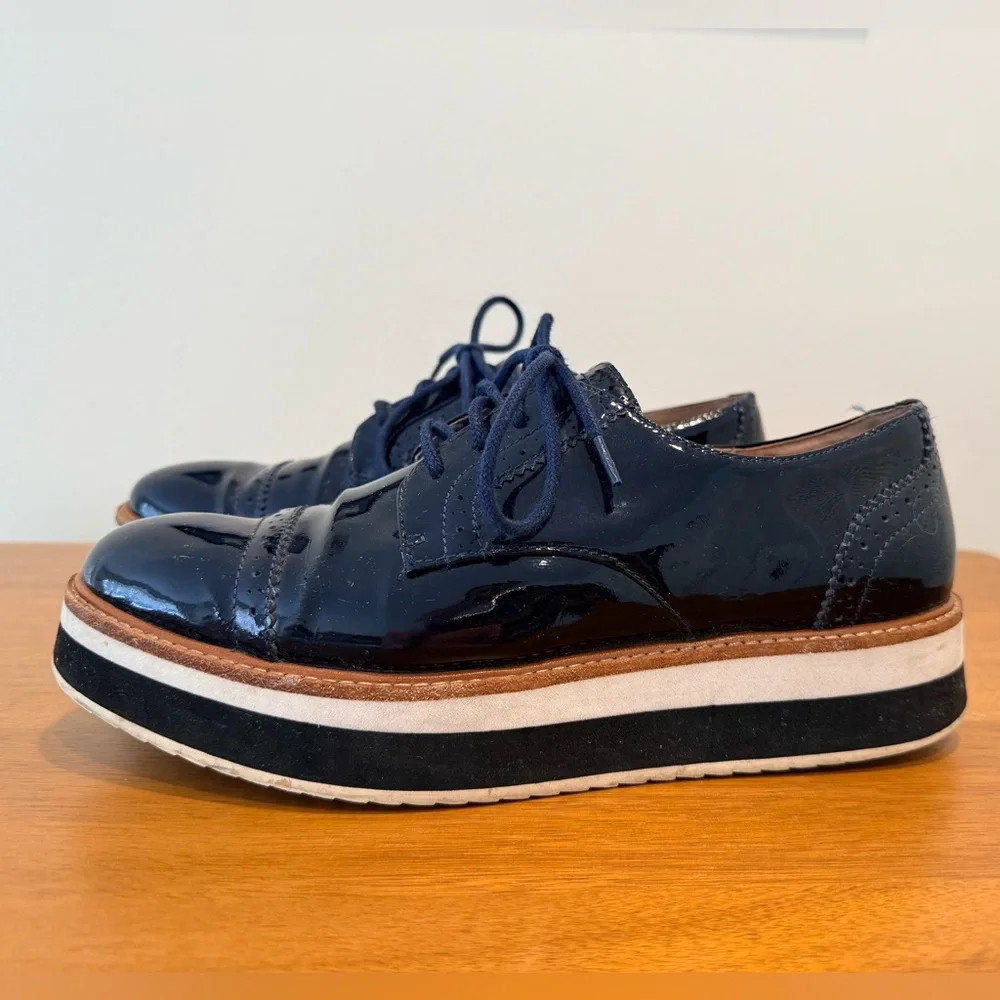 Halogen x Atlantic-Pacific Gabriela Flatform Derby in Navy and White
